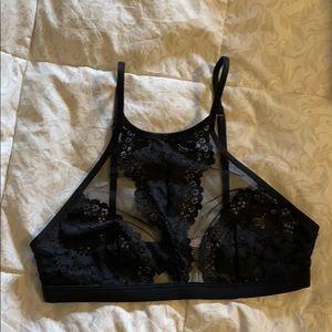 NWT Victoria’s Secret bralette/ bande small